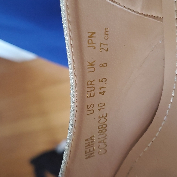 Shoes size 10 worn one night. Super comfortable! - Picture 2 of 6